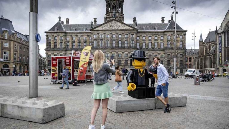 Holanda es el primer país de Europa que vuelve a un confinamiento parcial