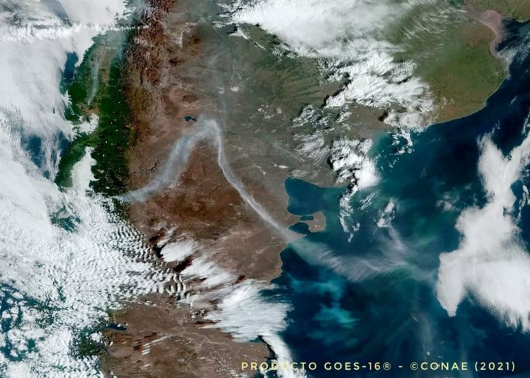 Continúan los incendios en la Patagonia andina. Información satelital de la CONAE