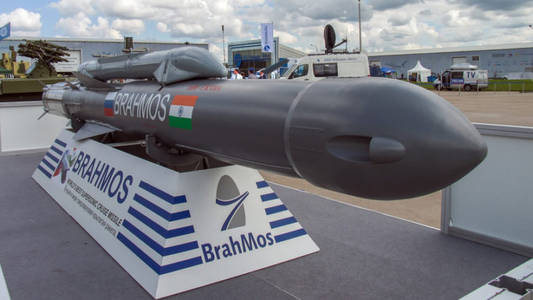 Nuevos actores: India prueba con éxito el misil de crucero supersónico BrahMos