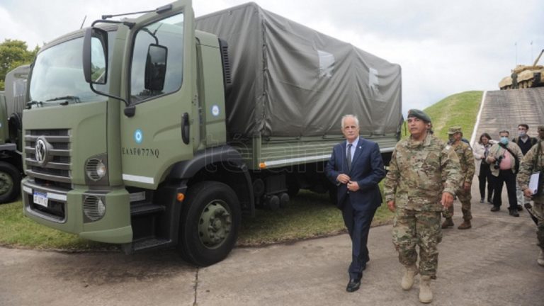 Empresas argentinas proveerán de uniformes, calzado y vehículos a las Fuerzas Armadas