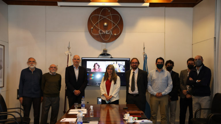 Reunión de la CNEA con la empresa española TECNATOM