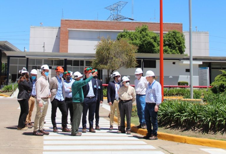 Basualdo afirmó que “el Estado Nacional apuesta al crecimiento del sector nuclear argentino»