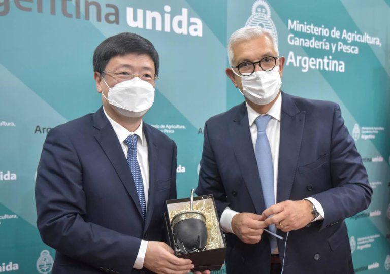 Julián Domínguez se reunió con embajador chino tras la aprobación de la soja HB4