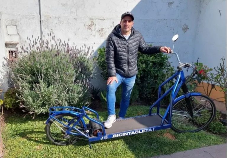El invento de un vecino de Lanús: une bicicleta y cinta para caminar