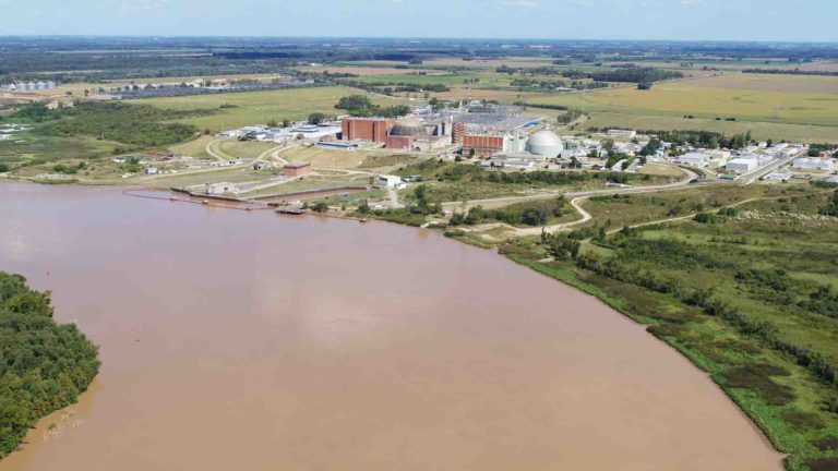 Nucleoeléctrica y el Instituto Nacional del Agua: la licencia ambiental para proyectos nucleares