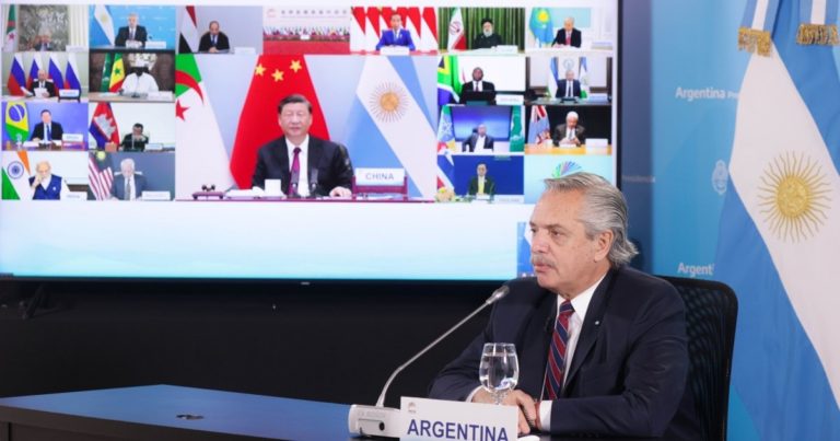 «Argentina y los BRICS: ¿Puerto en una tormenta o plataforma de lanzamiento geopolítico?»