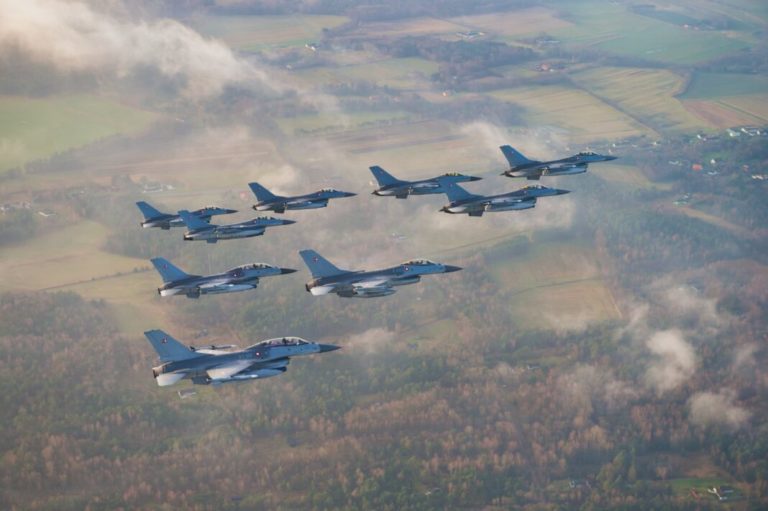 Después de la compra de los F-16: los otros pedidos de reequipamiento de las fuerzas armadas