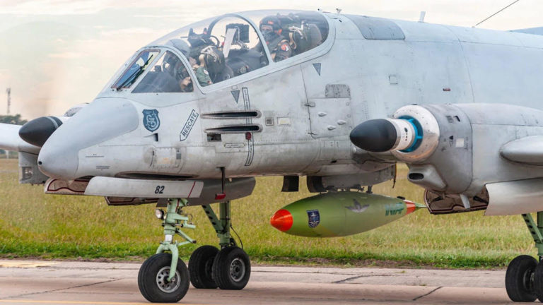 Embraer va a fabricar los SuperTucano en la Unión Europea. Podrían haber sido los Pucará