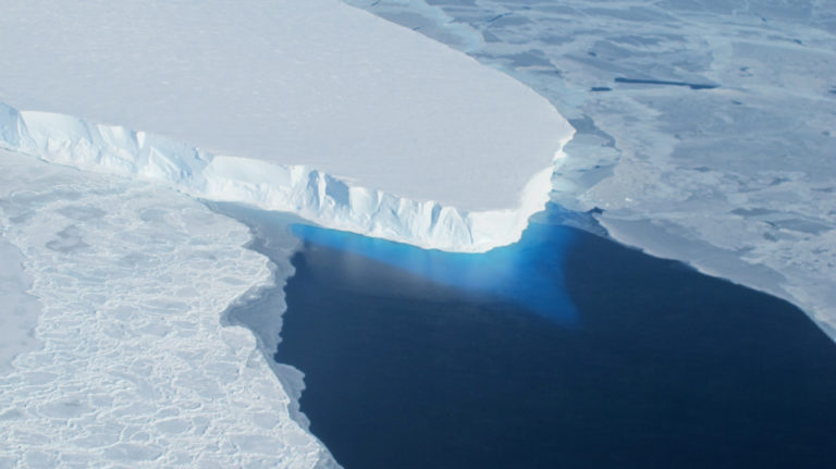 Un robot submarino aportó datos preocupantes sobre el desmoronamiento de un glaciar en la Antartida