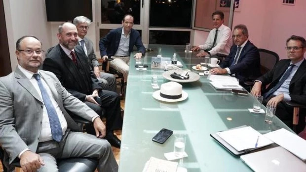 El embajador Scioli dialogó con el presidente de Tenaris Brasil sobre esquema de financiamiento para el Gasoducto