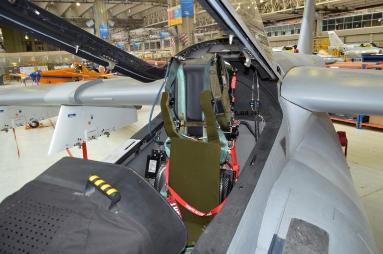 La Aviación Naval de la Armada Argentina recure a TASK Aeroespace para reemplazar los asientos eyectables de los Super Etendard