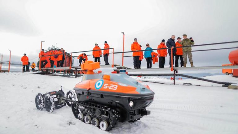 Investigadores argentinos desarrollan un robot para explorar la Antartida y llegar al polo Sur