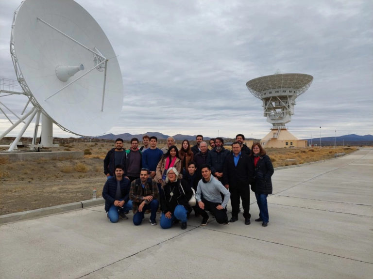 Autoridades y estudiantes de la universidad del Comahue visitaron la «secreta» base espacial China en nuestro pais