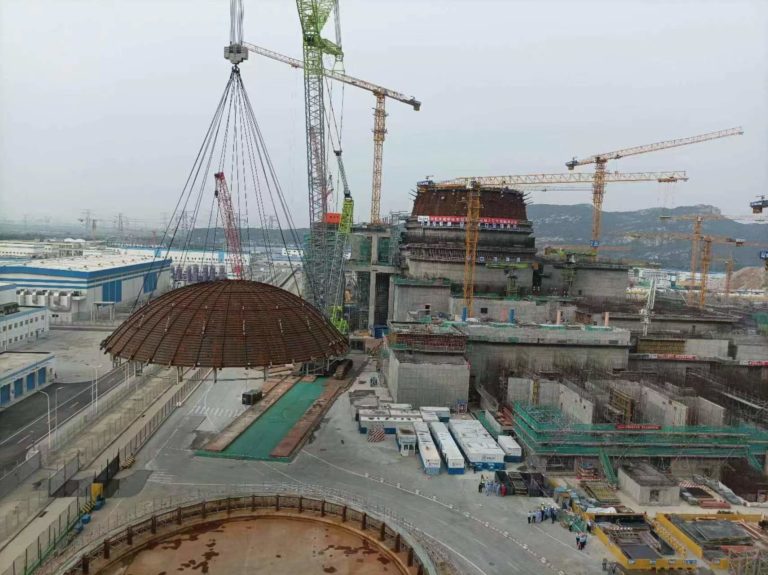 Rosatom instala la cupula de contención en la central nuclear Tianwan, en China