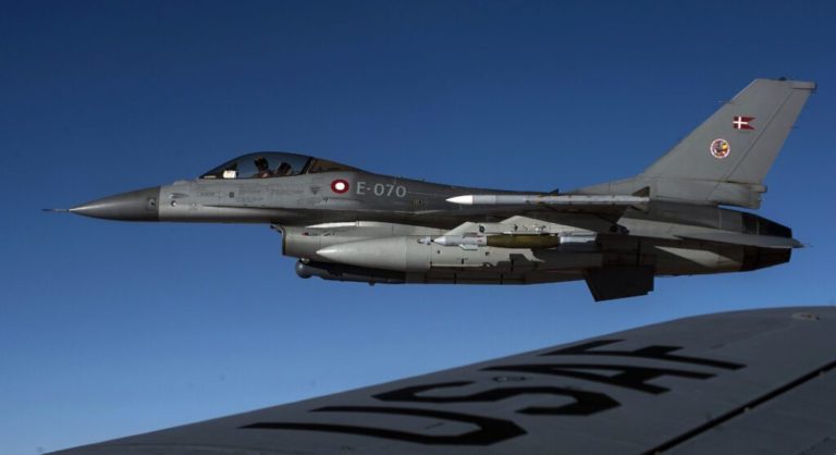 Anticipan que la Fuerza Aérea Argentina esta cerca de cerrar la compra de los cazas de combate F-16