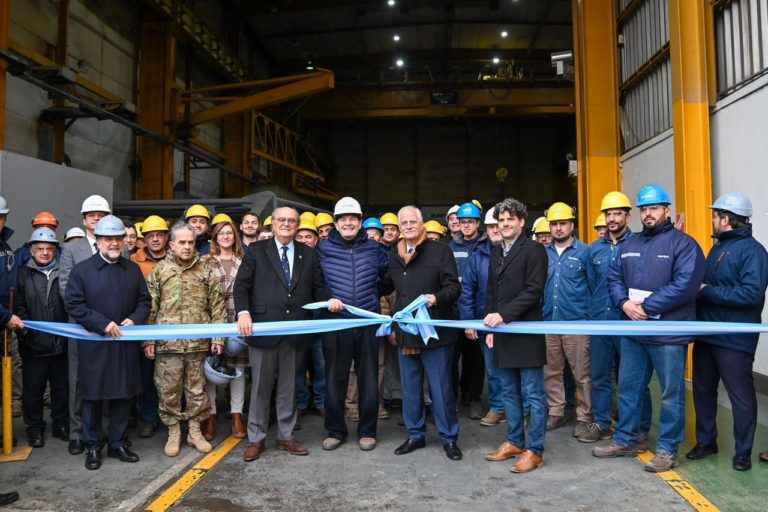 En IMPSA se inauguro una nave industrial dedicada a los proyectos de Defensa