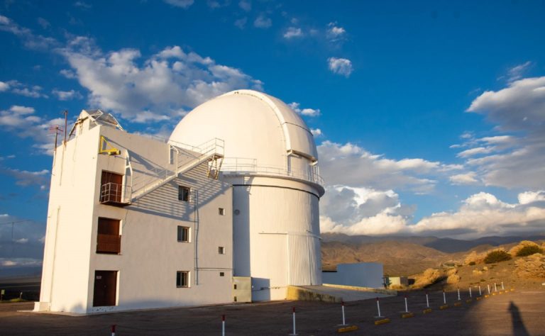 La Universidad Nacional de la Plata suma un telescopio de última generación en El Leoncito, San Juan