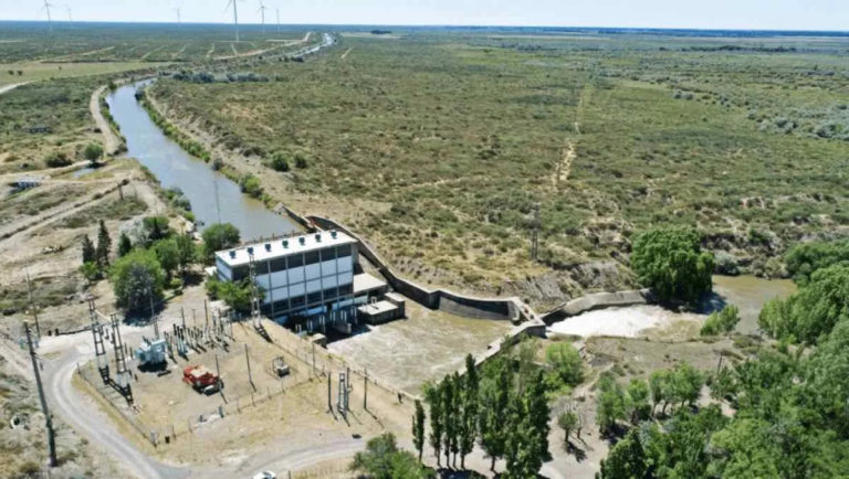 Río Negro aprobó por ley cobrar al gobierno nacional el agua que usan las represas que administra