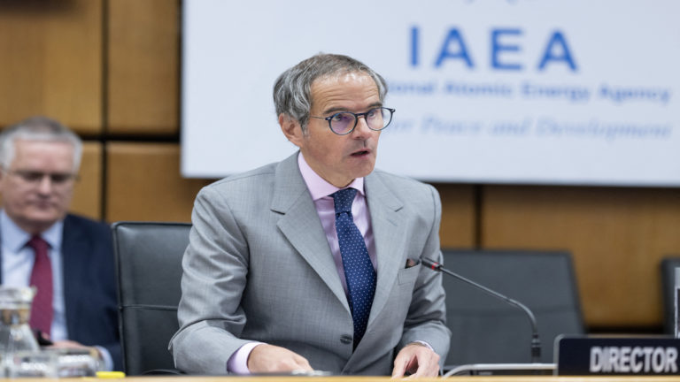 Rafael Grossi, director de la OIEA: «Nos estamos acercando peligrosamente a un accidente nuclear»