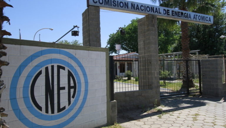 APCNEAN repudia la ola de jubilaciones compulsivas en la CNEA y en el sector nuclear