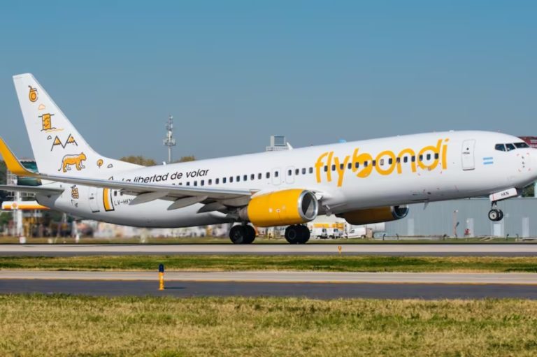 La «low cost» Flybondi acumula cancelaciones y cambios en sus planes de vuelo