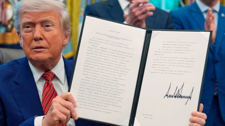 Donald Trump emite una directiva para acelerar el desarrollo de la energía nuclear