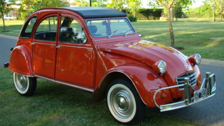 Grok, la IA de Musk, contesta como debería ser un Citroën 3CV 2025. Pero no