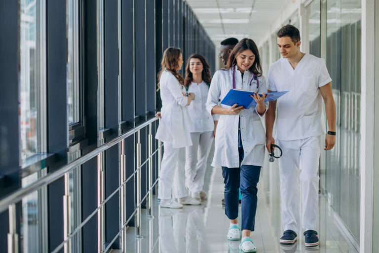 The Lancet: los médicos que usan inteligencia artificial empeoran su rendimiento