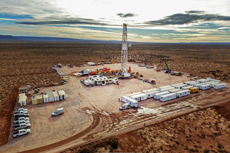 Grandes petroleras internacionales se van de Vaca Muerta ¿Qué pasa?