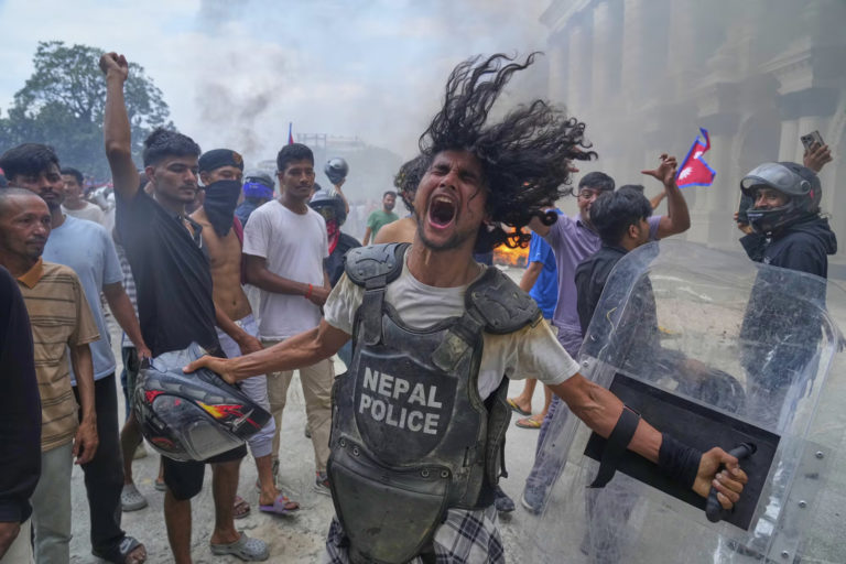 Una red social tuvo un papel clave en la revuelta en Nepal. Movilizaciones juveniles en el siglo XXI