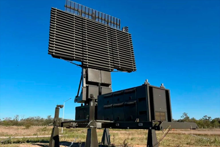 El Ejército estrenó un radar RPA-200M de INVAP, único en Latinoamérica