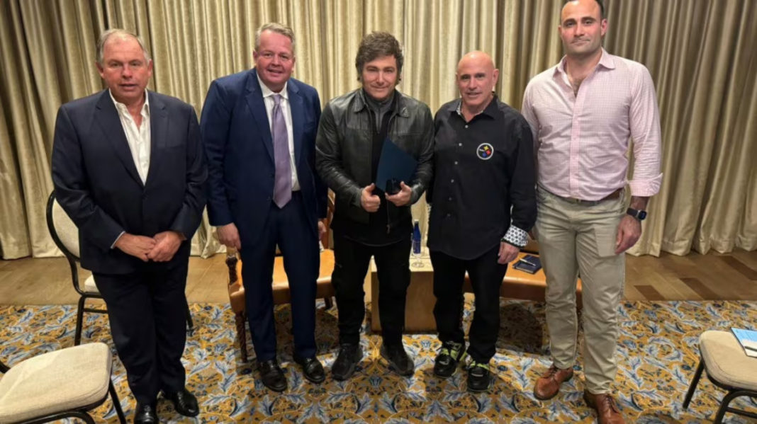 El-Presidente-de-la-Nación_-Javier-Milei_-junto-al-canciller-Gerardo-Werthein_-se-reunió-en-Estados- (1)