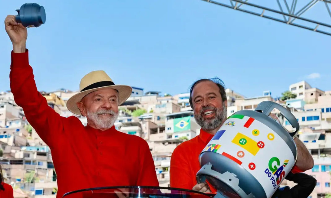 Lula-junto-al-ministro-de-Energía_-Alexandre-Silveira.