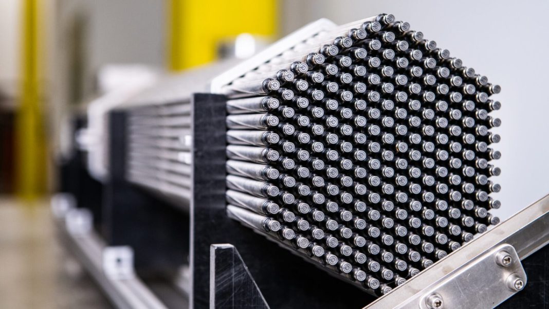 Maqueta del haz de combustible para el reactor Natrium, respaldado por Bill Gates. (TerraPower)