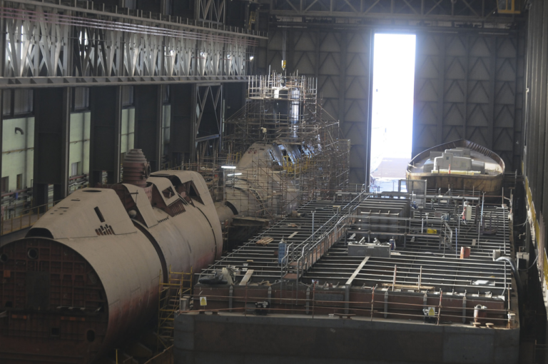 Argentina en el mar VI – Átomos, naves y submarinos