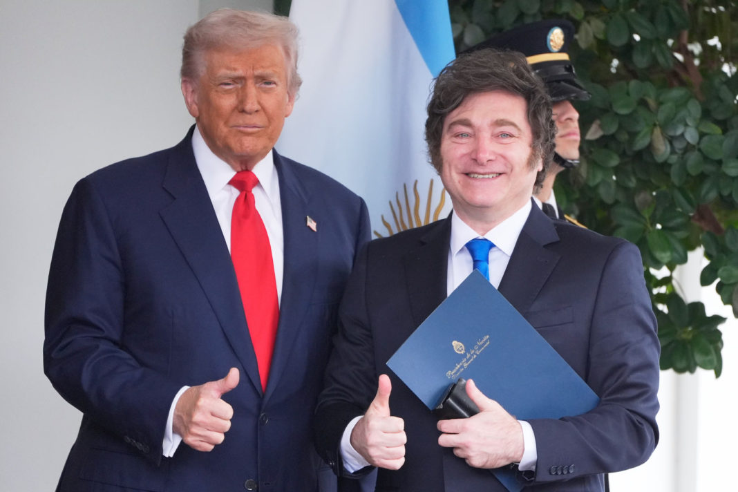 el-presidente-donald-trump-recibe-a-milei