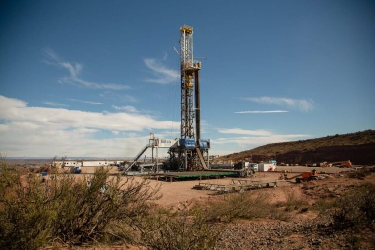 Vaca Muerta y el fracking lo explican: 859.500 barriles por día. No se alcanzaba desde 1998