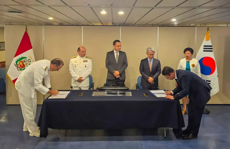 Perú y una empresa de Corea del Sur coproducirán submarinos en el país sudamericano