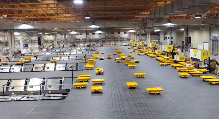 Correo Argentino inauguró el primer sistema de clasificación robótica de paquetes en Latinoamérica