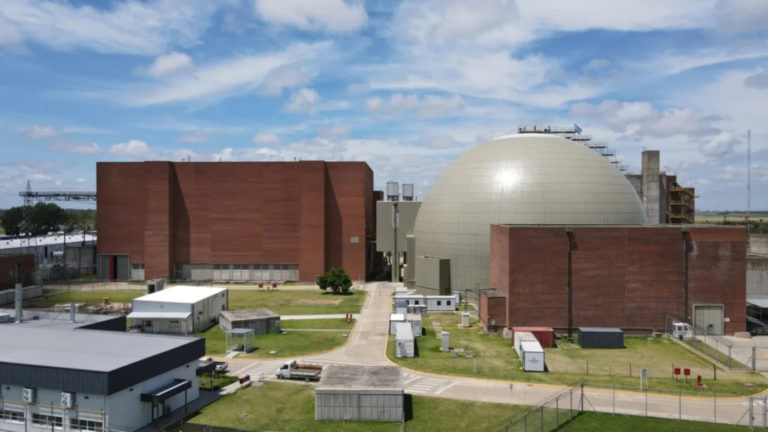 Atucha II vuelve a generar al 100% de su potencia. A quién se lo debemos