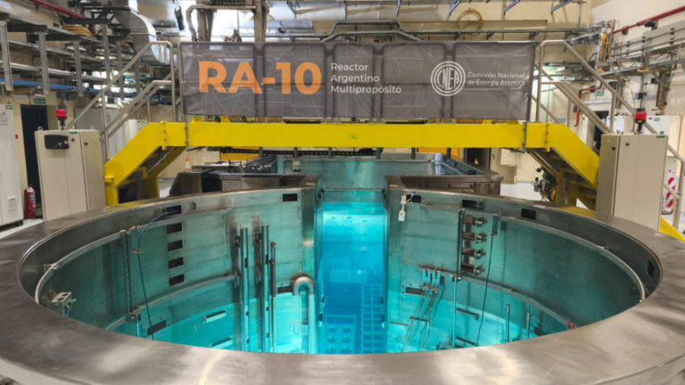 El RA-10 inició pruebas clave del sistema de refrigeración primario