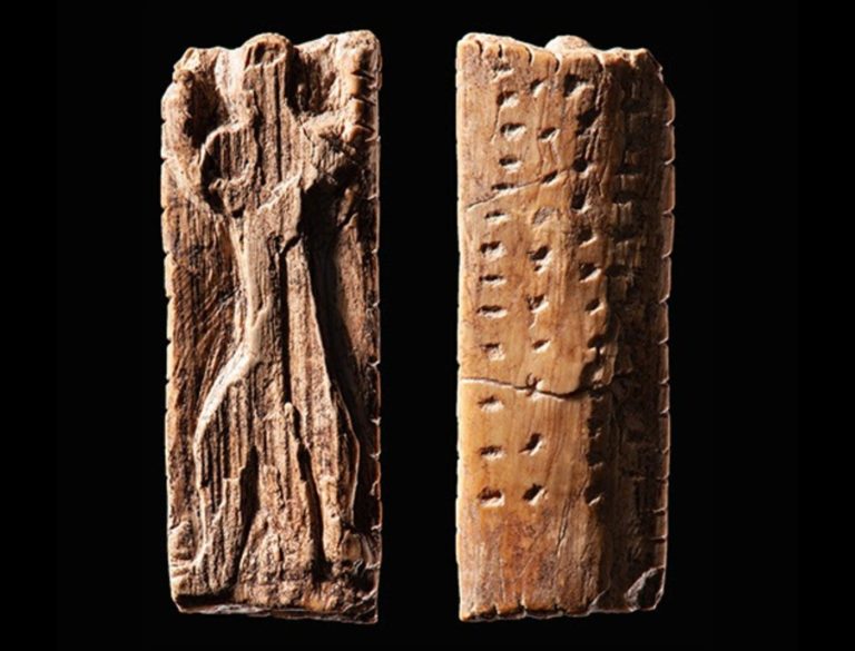 La figurilla de Adorant ¿escritura y religión hace 38.000 años?
