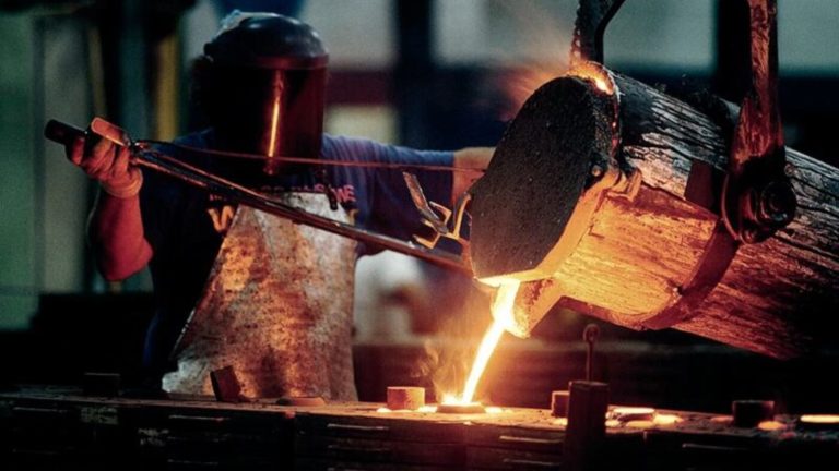 La industria metalúrgica cayó 4,1% en marzo. La capacidad instalada en su nivel más bajo en 4 años
