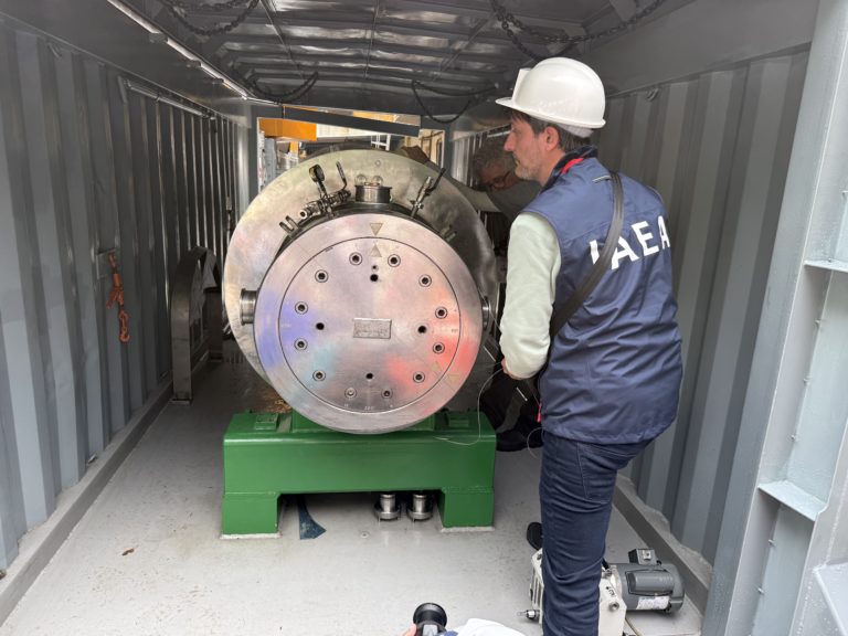 El OIEA ayuda a transportar uranio muy enriquecido de Venezuela a EE.UU.