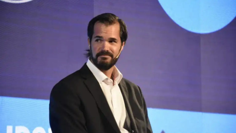 Asume el CEO de la empresa estadounidense que diseña un reactor nuclear pequeño en Argentina