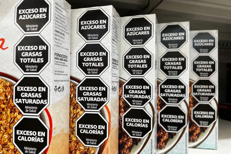 Cardiólogos contra la eliminación del etiquetado frontal en alimentos envasados