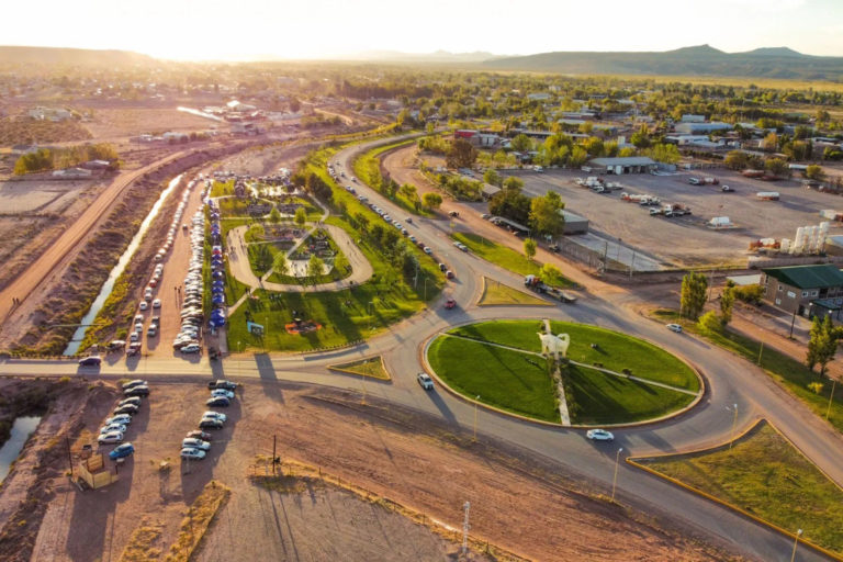 Otra ciudad neuquina se sube al tren de Vaca Muerta. Ya más que duplicó su población