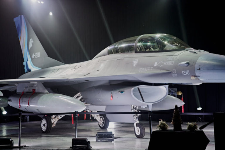 Base aérea de Tandil sin hangares para los F-16, siguen guardados en Río Cuarto