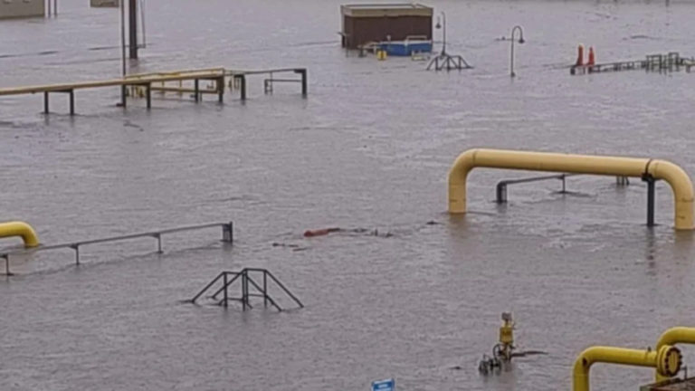 La recuperación de un gran complejo industrial tras la inundación de Bahía Blanca