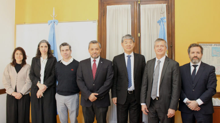 La Autoridad Regulatoria Nuclear recibió la visita de funcionarios del OIEA